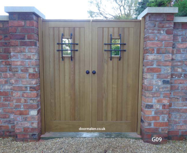 oak driveway gates
